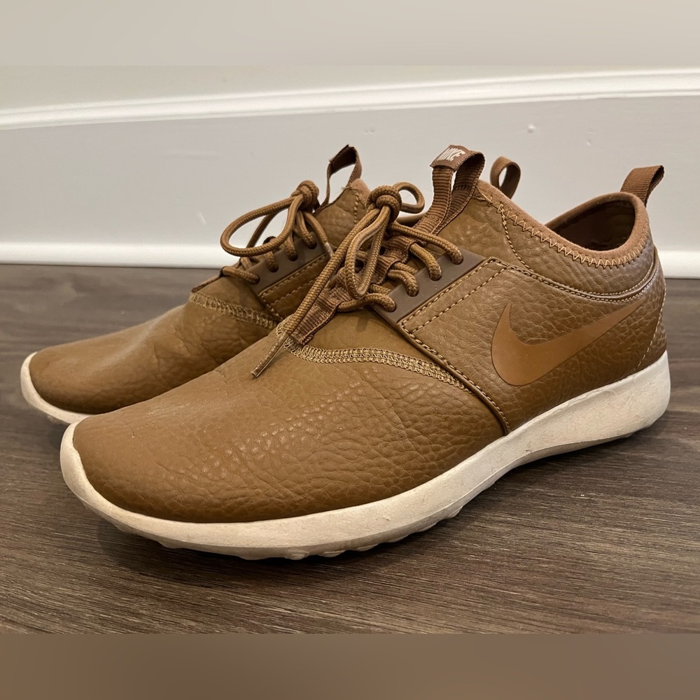 Nike Women’s Brown Casual Lace-Up Sneakers